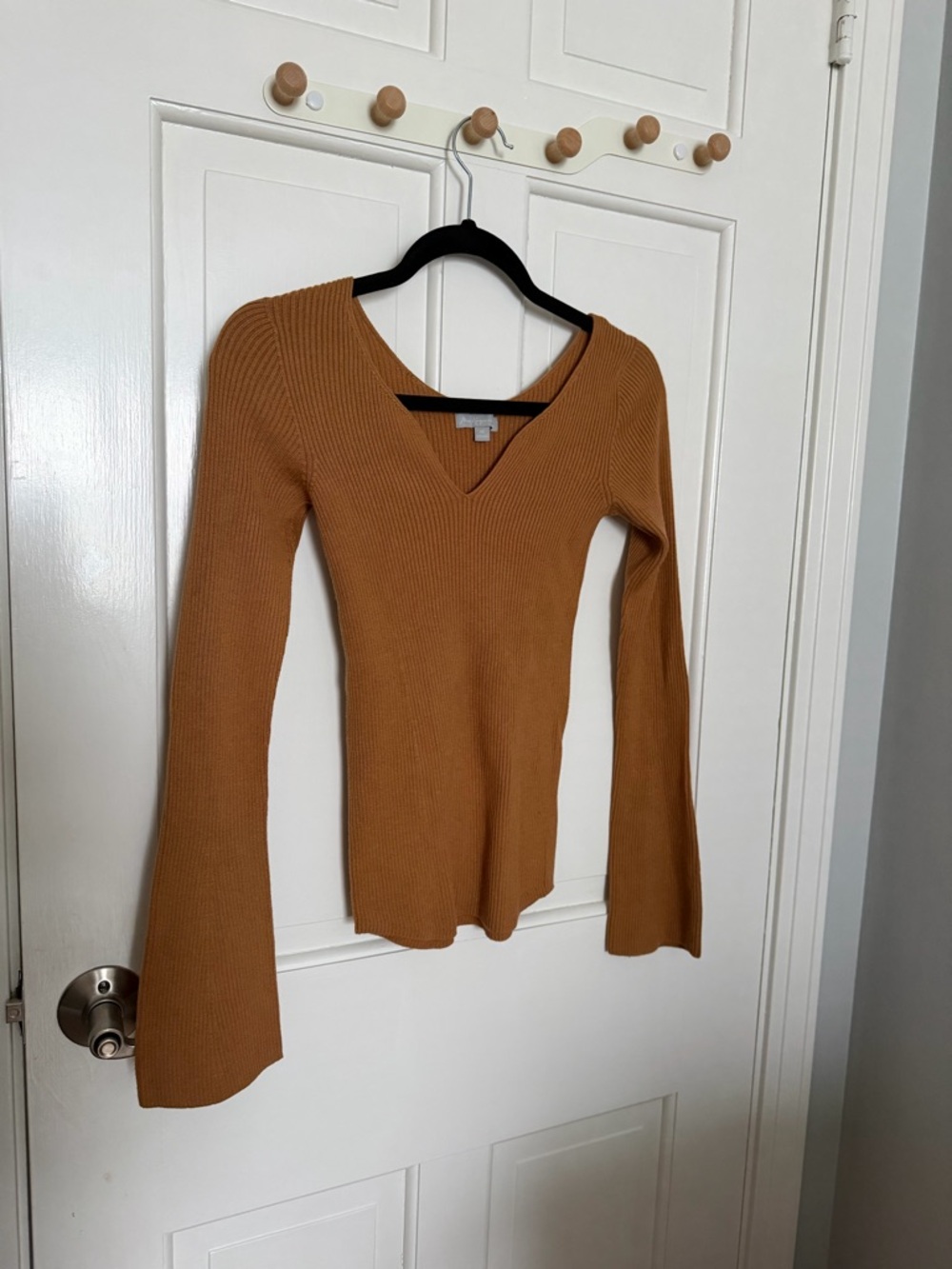 Uniqlo x mame kurogouchi Ribbed V-Neck Bell Sleeve Top in Camel Brown USA XS/S
